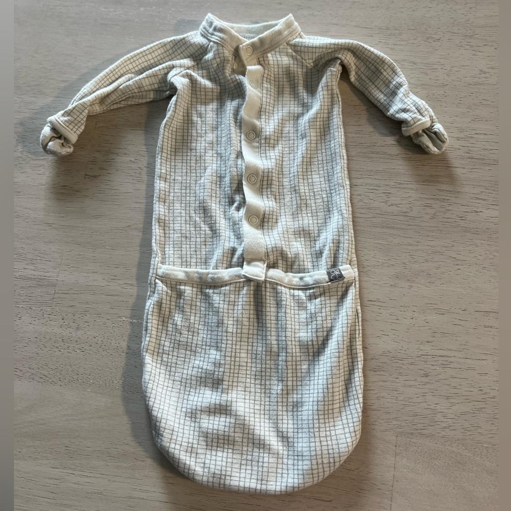 Goumi Gown
